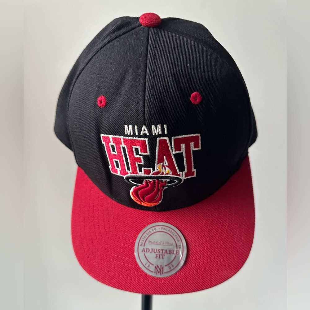 Miami Heat New Era Snapback Hardwood Classics Cap Black Red EUC